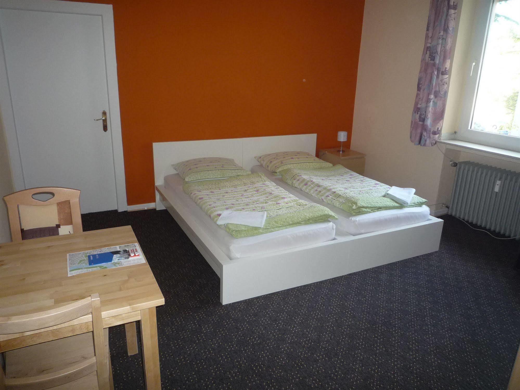 Affittacamere Gaestehaus Grupello 2*