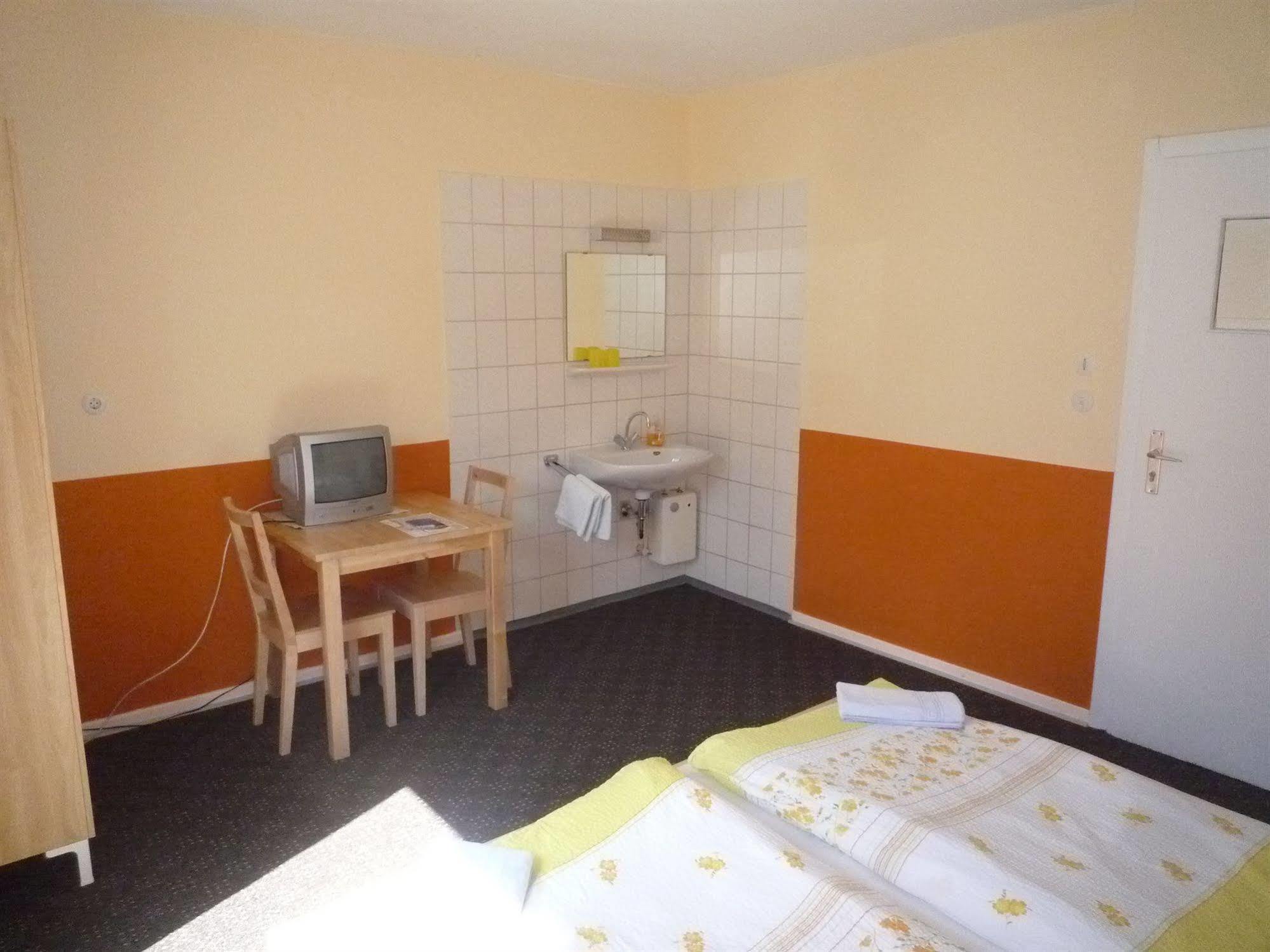 Affittacamere Gaestehaus Grupello 2*